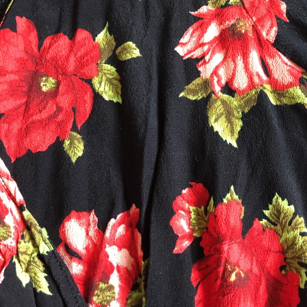 Forever 21 Floral Crop Blouse - Picture 10 of 10